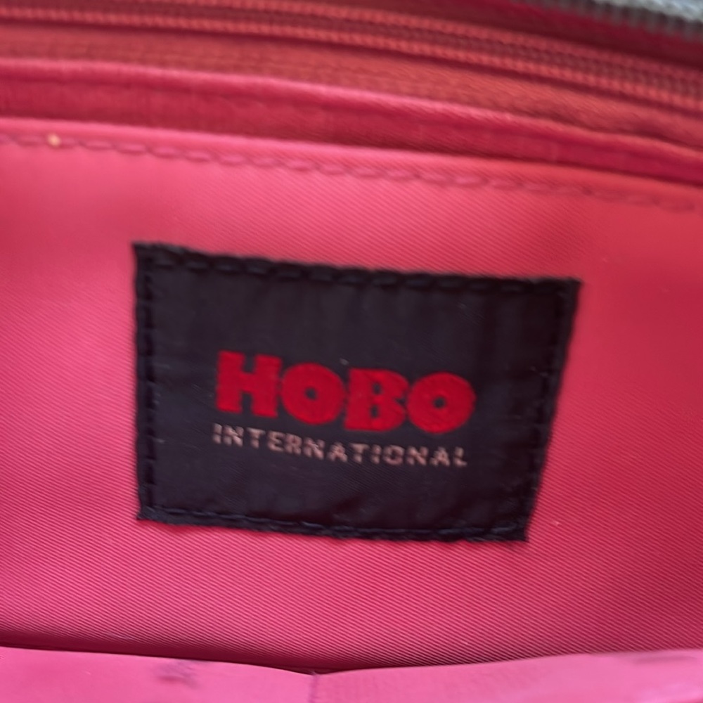 Hobo International sage green leather wristlet - Picture 6 of 9